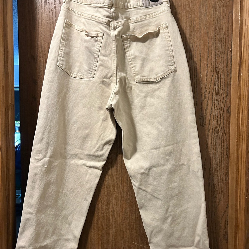 The Way High Straight Crop Denim, great for spring capsule wardrobes. - Picture 2 of 3